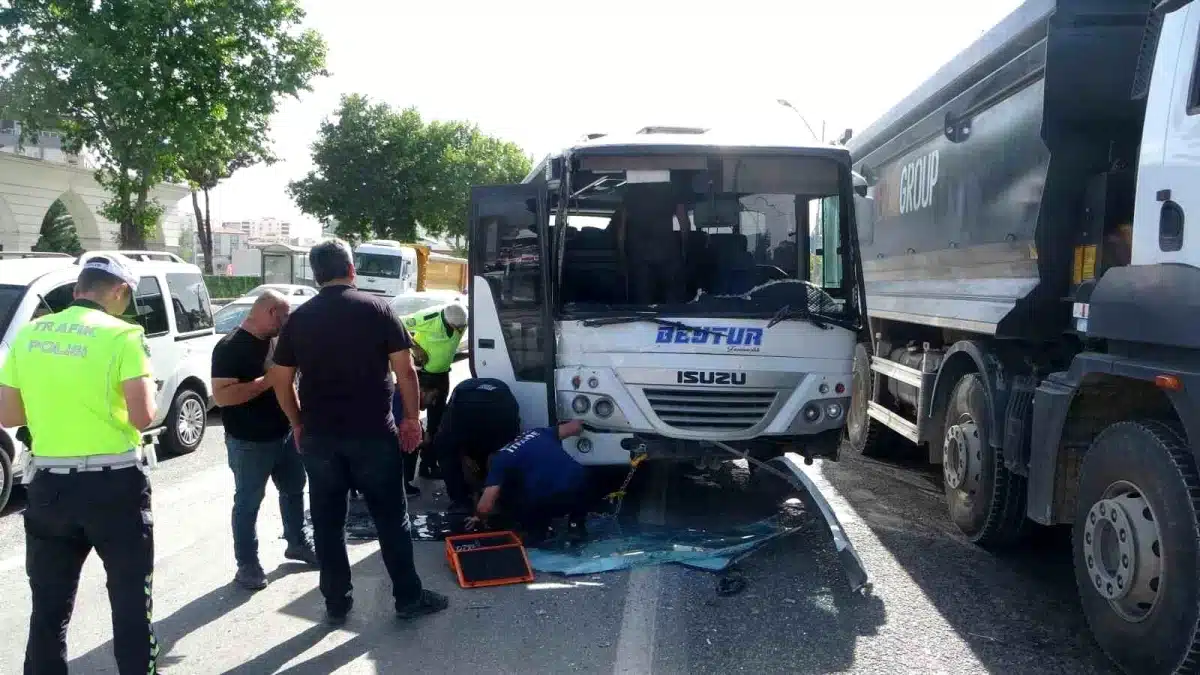 Malatya’da üç aracın karıştığı trafik kazasında 1 kişi yaralandı