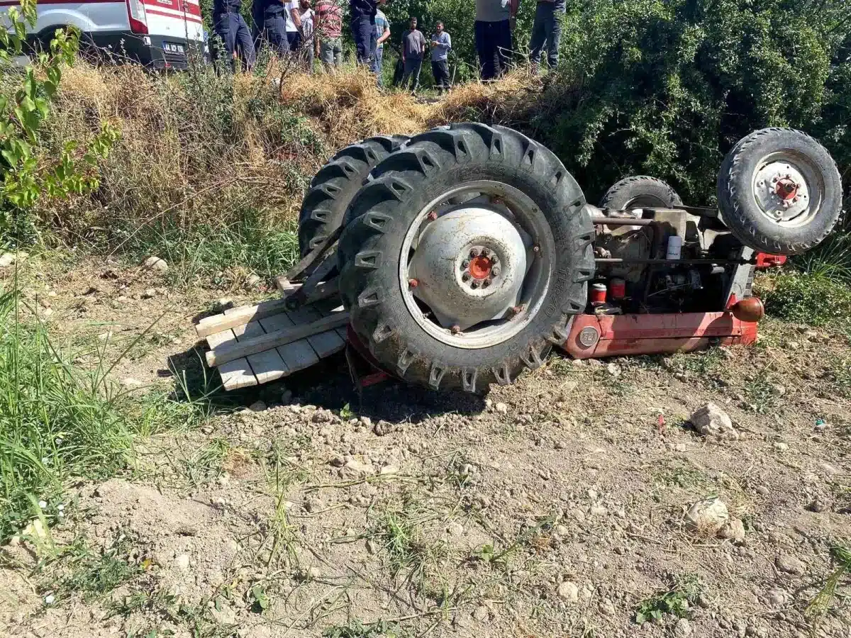 Malatya’da traktör devrildi, 4 kişi yaralandı
