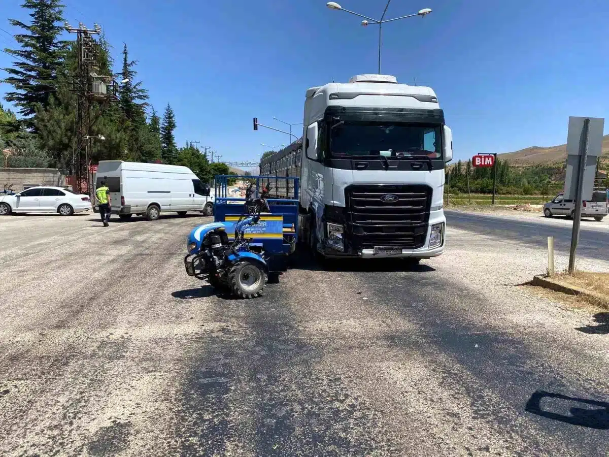 Malatya’da kamyon ile pat pat motoru çarpıştı: 1 yaralı
