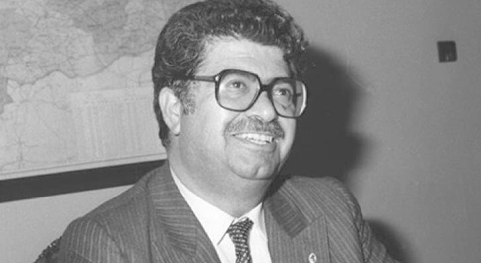 Turgut Özal Kimdir, Nerelidir? Hayati, Siyasi Kariyeri ve Türkiye'ye Etkileri Turgut Özal Kimdir, Nerelidir? Hayati, Siyasi Kariyeri ve Türkiye'ye Etkileri